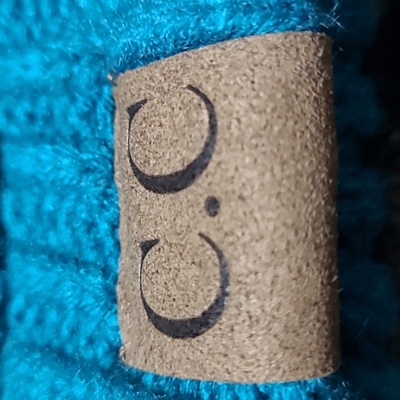 C.C CHUNKY STRETCH CABLE KNIT BEANIE HAT - Picture 6 of 6